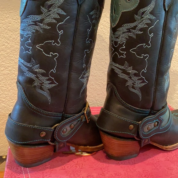 Reyme Boot - Authentic Leather - gently worn - still smells of leather! Size 9 - Picture 8 of 15